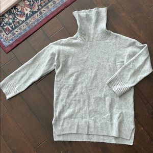 Uniqlo turtle neck sweater
